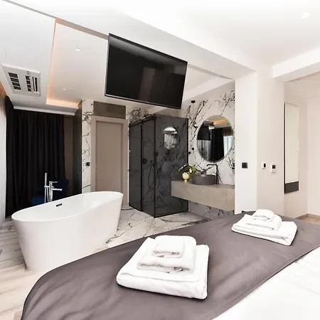 Monia Μακάρσκα